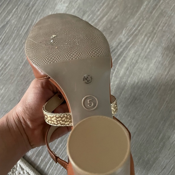 Heels - Picture 4 of 5